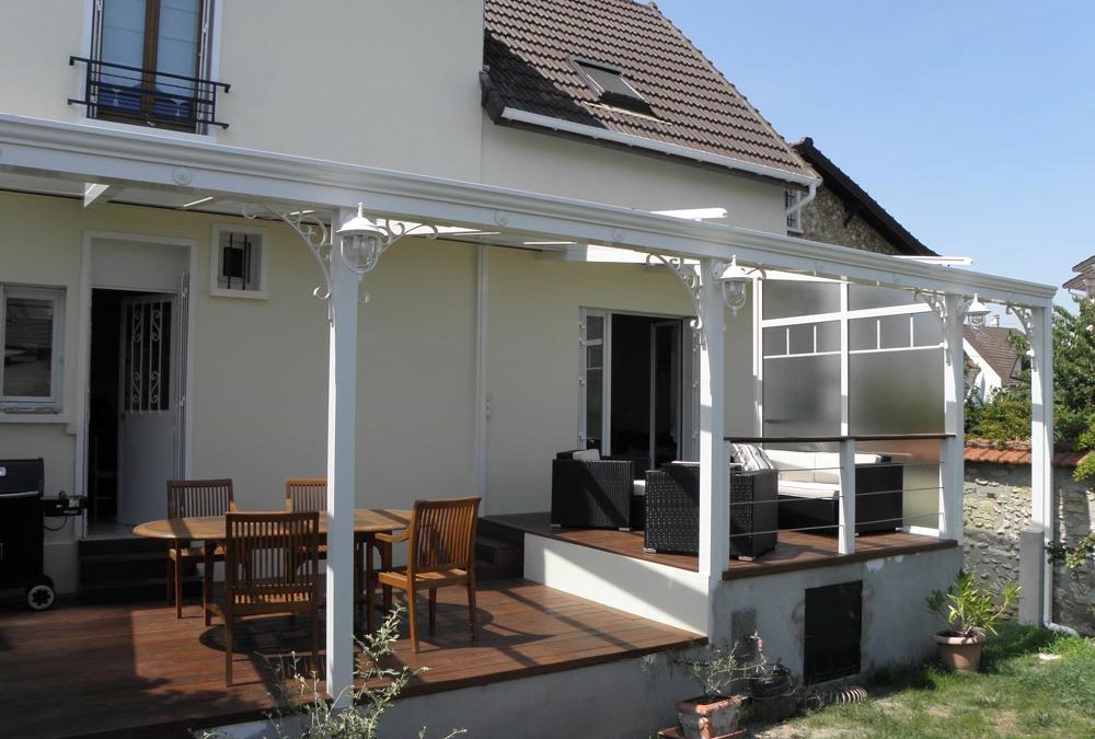 Une terrasse abritée sur plusieurs niveaux